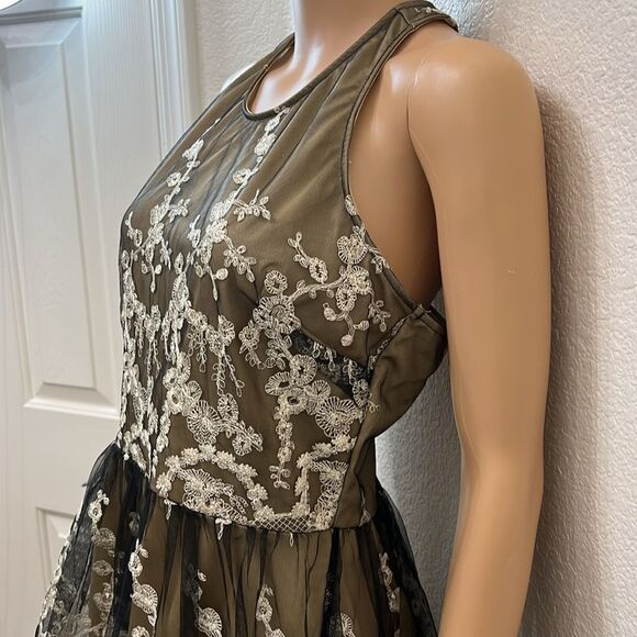 Alter’d State Dress Sz Medium Halter Black Gold Appliqué Lace Mini Netting Lined - Picture 4 of 12